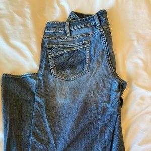 Super cute low rise silver jeans!!  bellbottoms